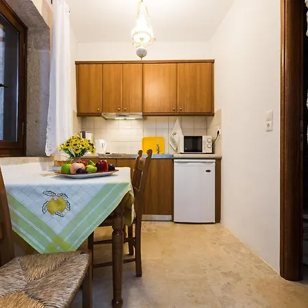 Enastron Country house *